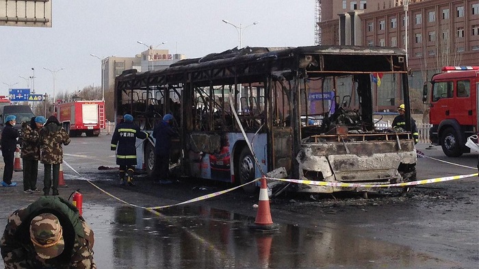 Chine: un bus bondé prend feu, dizaines de morts